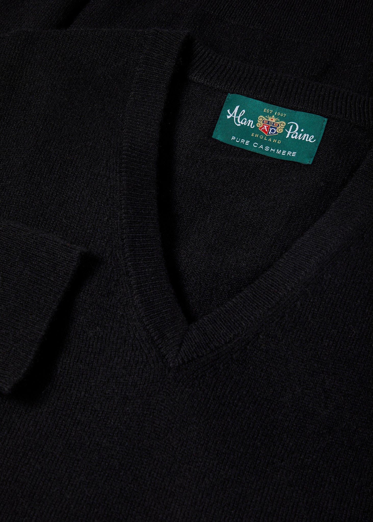 Mac Alan Cashmere Sweater Men's selling V-neck Pullover Size Large Black Scotland